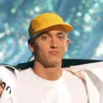 Eminem quebra recorde histórico com “Curtain Call: The Hits” na Billboard 200